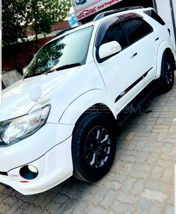 Toyota Fortuner 2015 for Sale in Lahore Image-1
