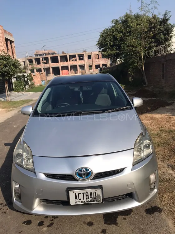 Toyota Prius 2011 for Sale in Lahore Image-1