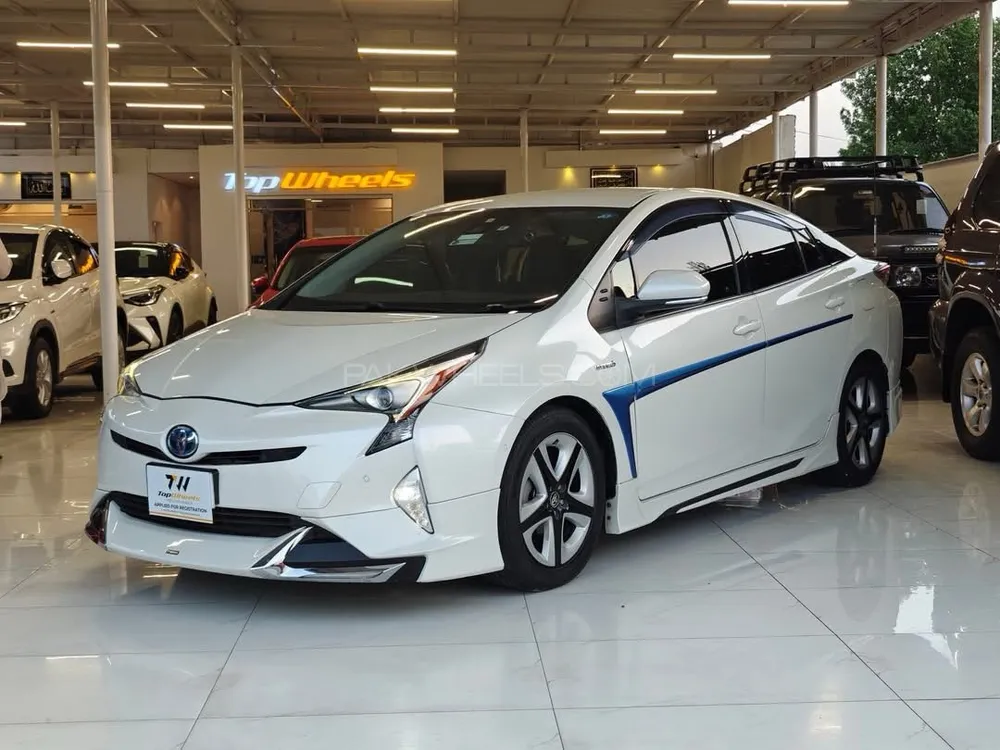 Toyota Prius 2016 for Sale in Islamabad Image-1