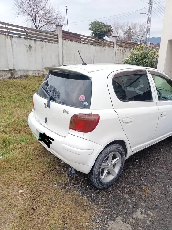 Toyota Vitz 2004 for Sale in Peshawar Image-1