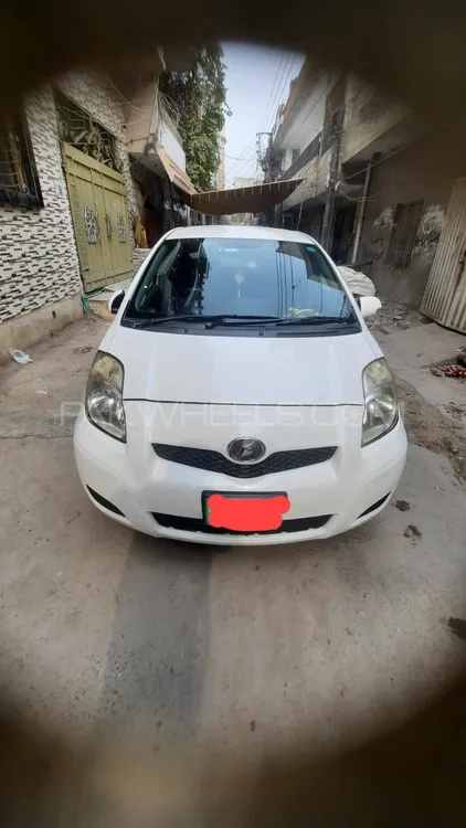 Toyota Vitz 2014 for Sale in Lahore Image-1