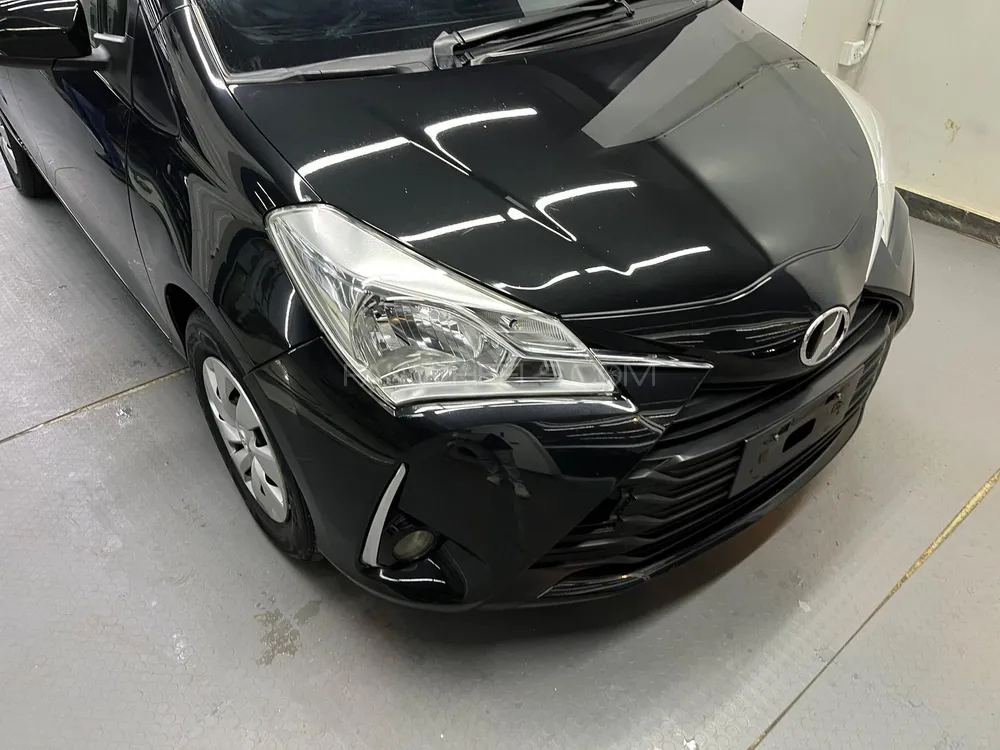 Toyota Vitz 2017 for Sale in Karachi Image-1