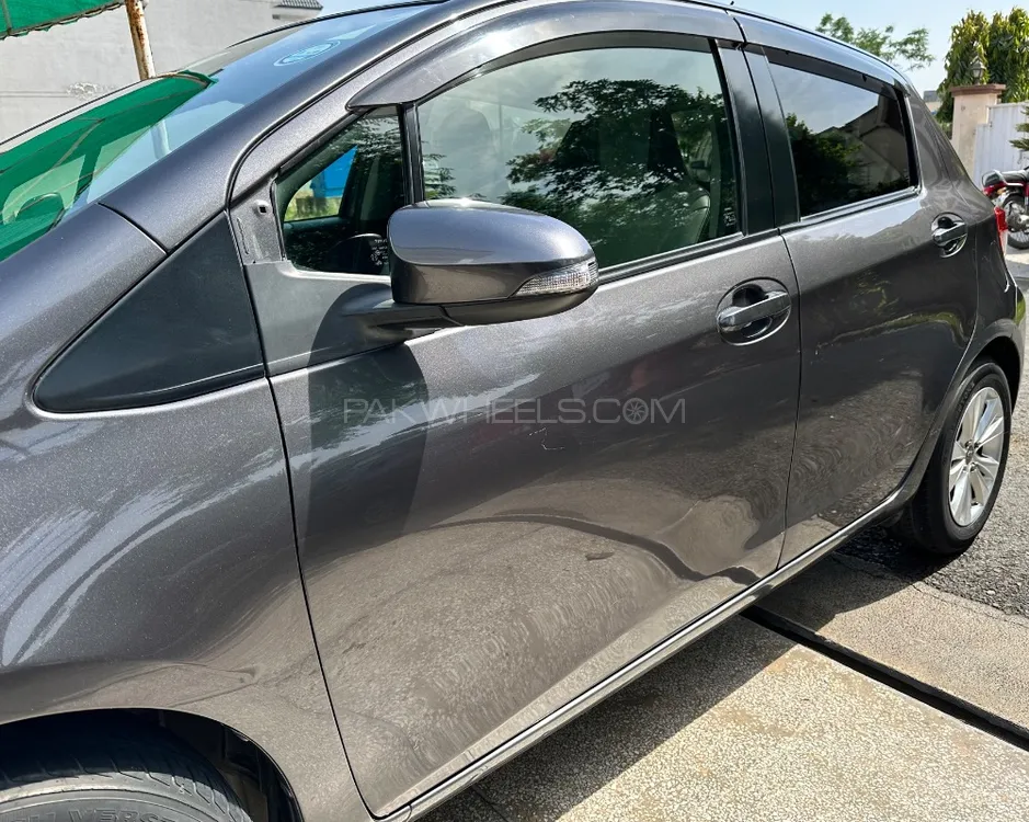 Toyota Vitz 2014 for Sale in Lahore Image-1