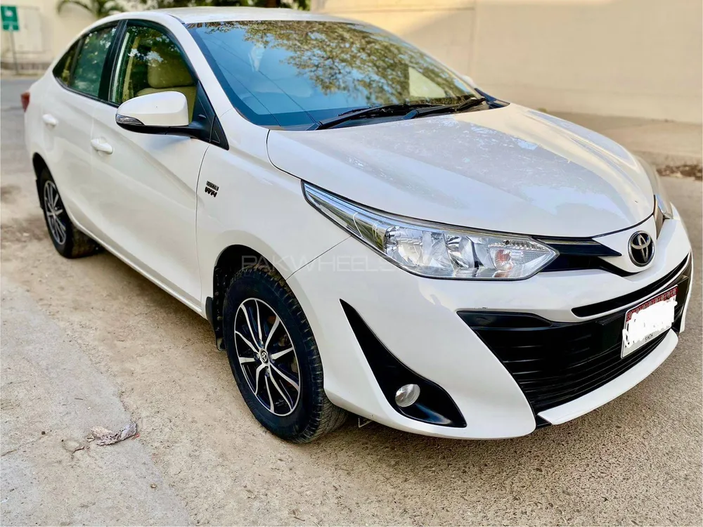 Toyota Yaris Sedan 2021 for Sale in Karachi Image-1