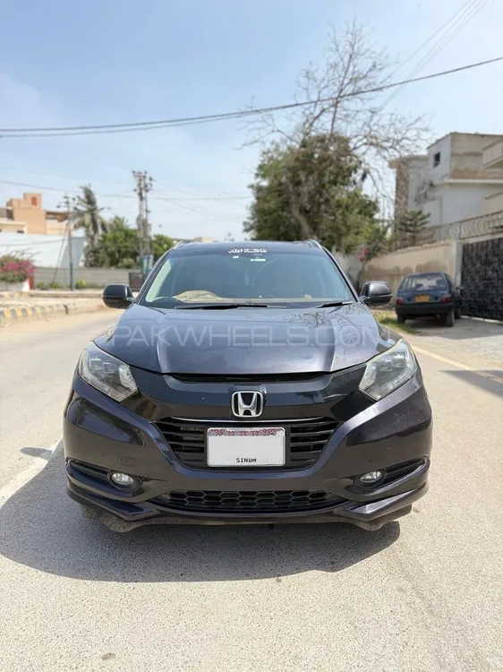 Honda Vezel 2014 for Sale in Karachi Image-1