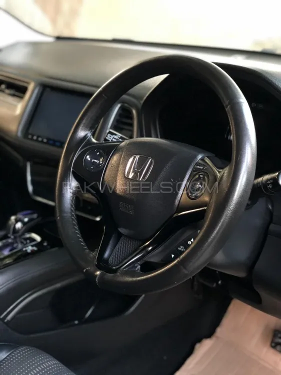 Honda Vezel 2014 for Sale in Karachi Image-1