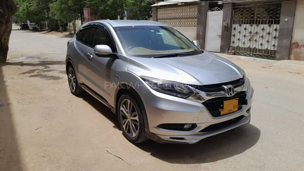 Honda Vezel 2015 for Sale in Karachi Image-1