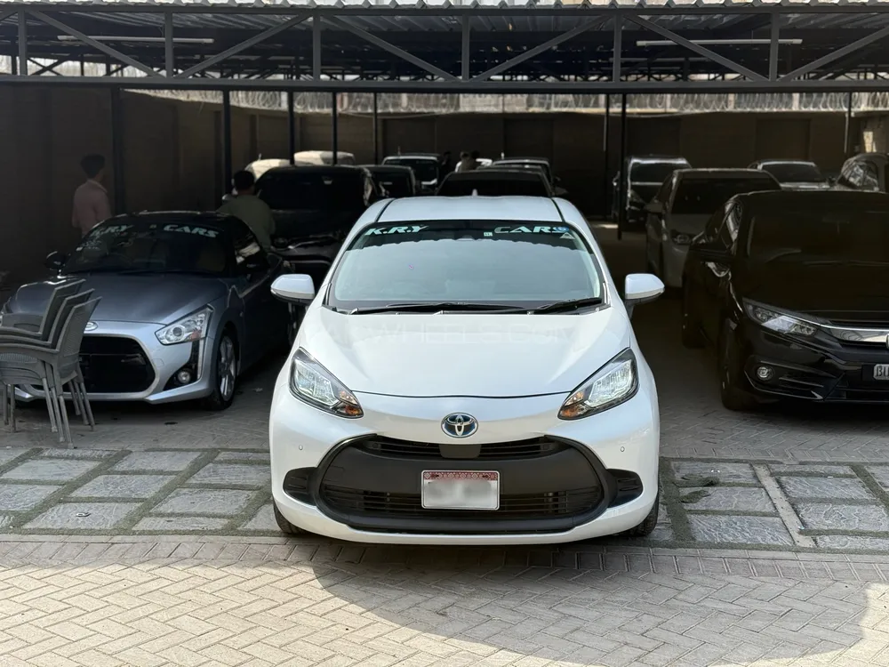 Toyota Aqua 2021 for Sale in Karachi Image-1