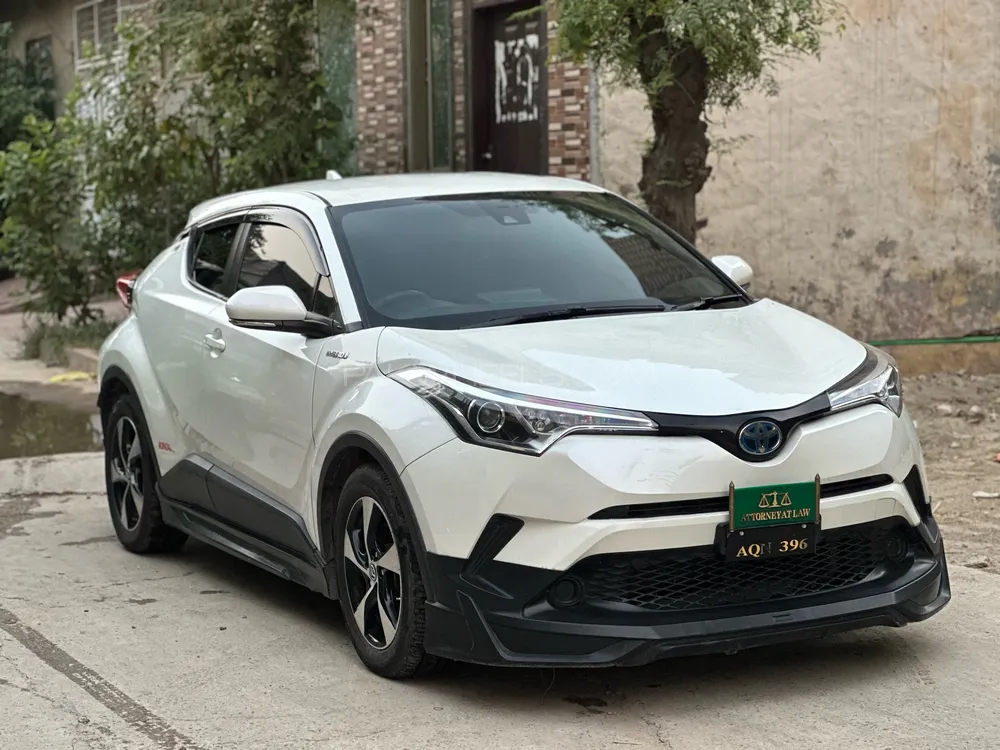 Toyota C-HR 2017 for Sale in Lahore Image-1