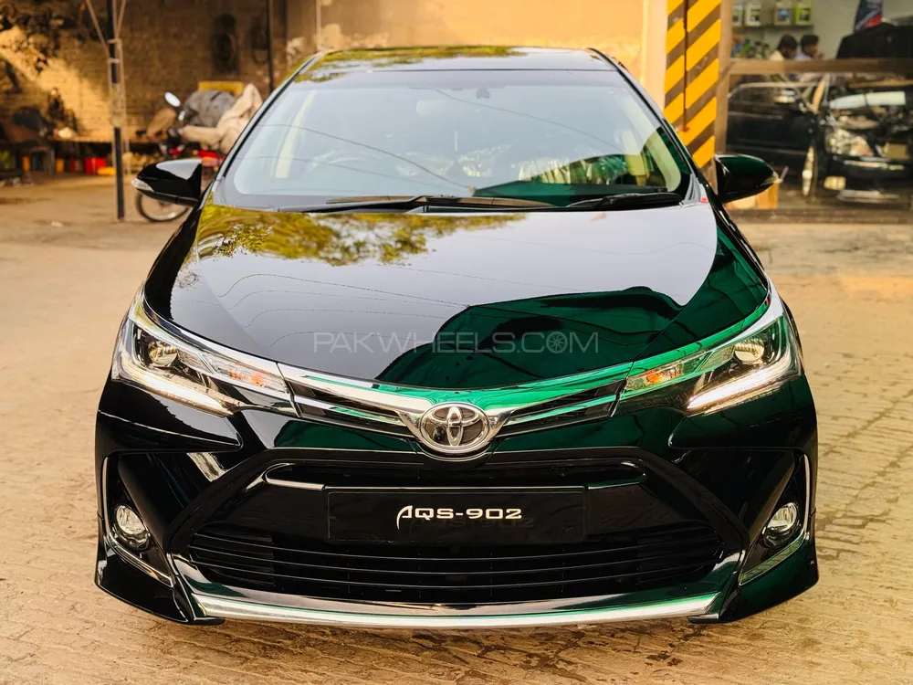 Toyota Corolla 2023 for Sale in Multan Image-1