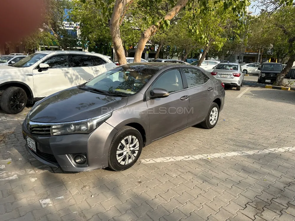 Toyota Corolla 2016 for Sale in Lahore Image-1