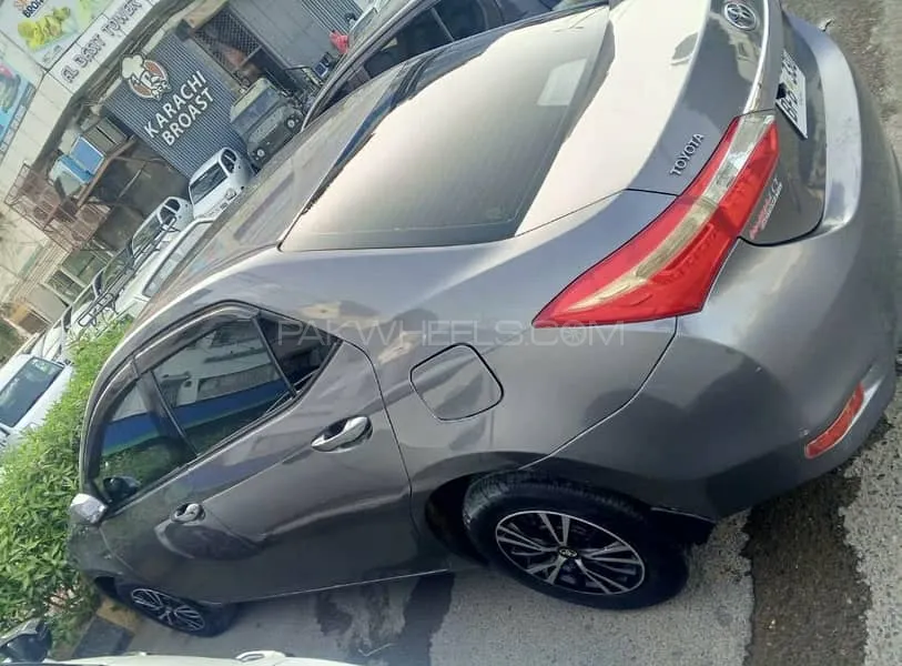 Toyota Corolla 2016 for Sale in Karachi Image-1