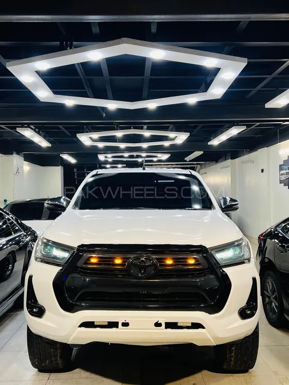 Toyota Hilux 2021 for Sale in Karachi Image-1