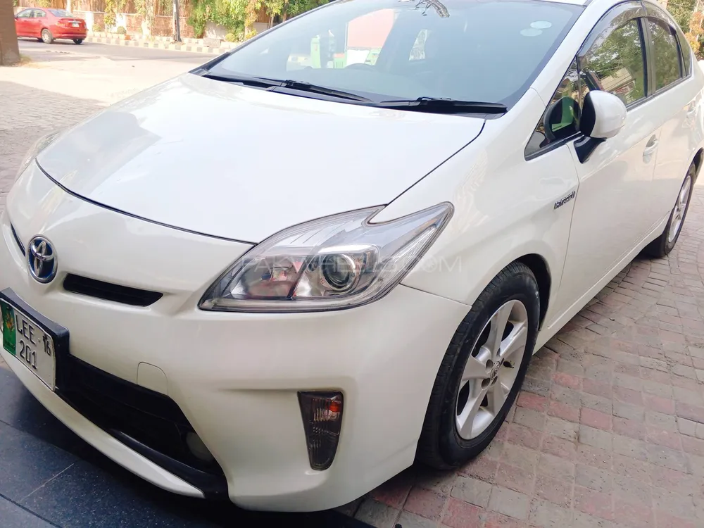 Toyota Prius 2012 for Sale in Lahore Image-1