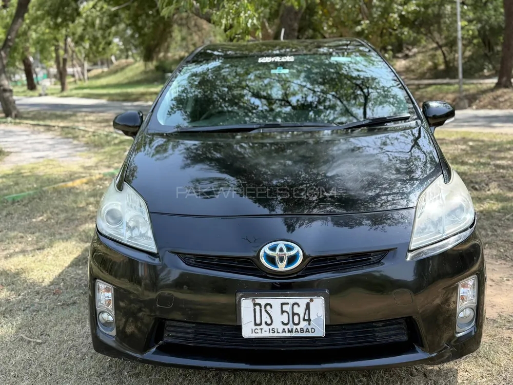 Toyota Prius 2011 for Sale in Islamabad Image-1