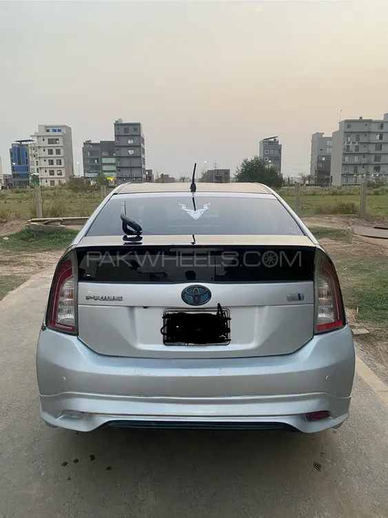 Toyota Prius 2011 for Sale in Lahore Image-1