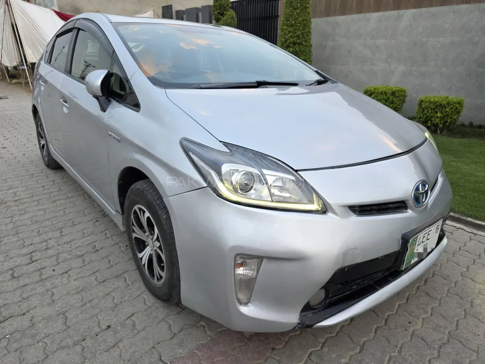 Toyota Prius 2012 for Sale in Lahore Image-1