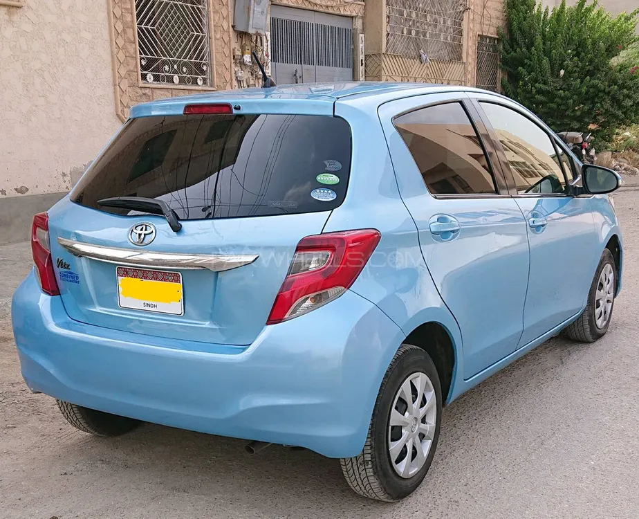 Toyota Vitz 2014 for Sale in Karachi Image-1