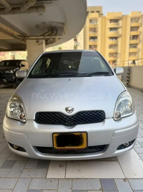 Toyota Vitz 2004 for Sale in Karachi Image-1