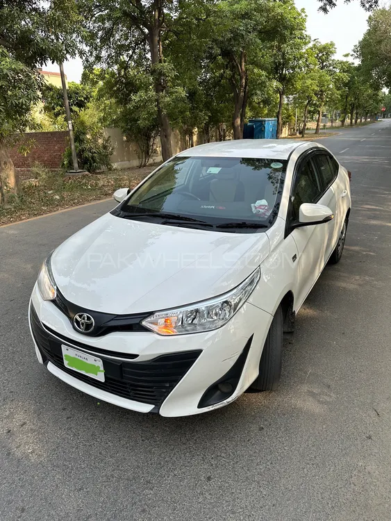 Toyota Yaris Sedan 2021 for Sale in Lahore Image-1