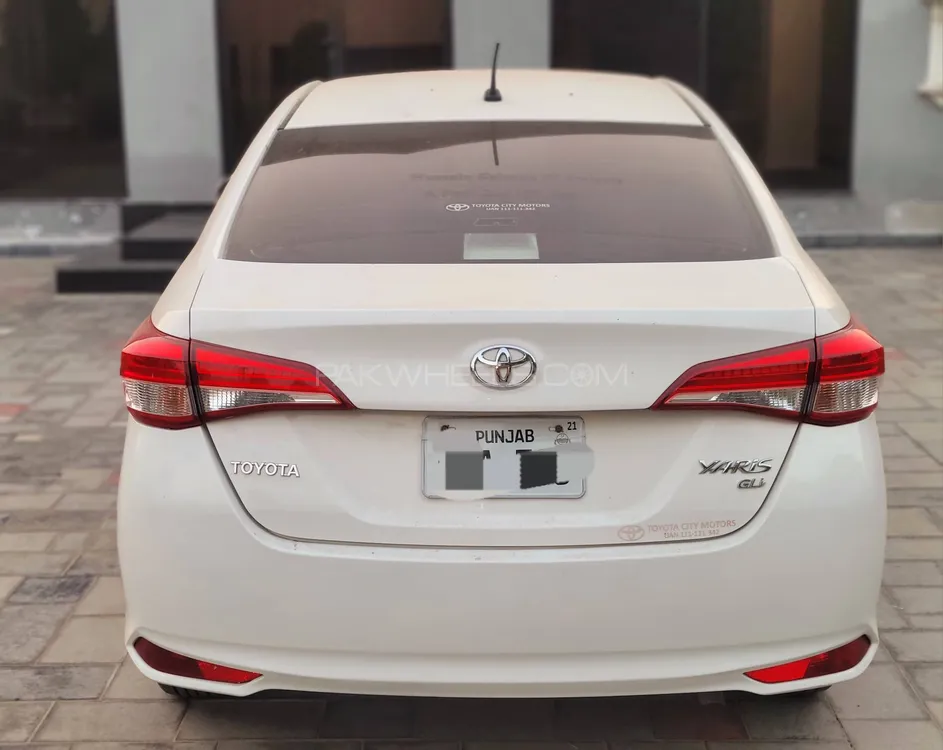 Toyota Yaris Sedan 2021 for Sale in Lahore Image-1