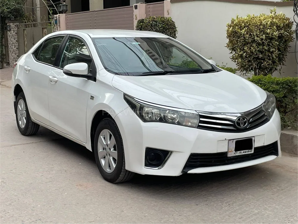Toyota Corolla 2017 for Sale in Islamabad Image-1