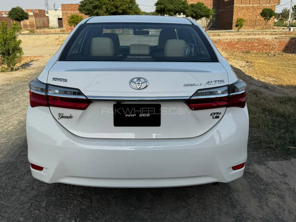 Toyota Corolla 2020 for Sale in Faisalabad Image-1