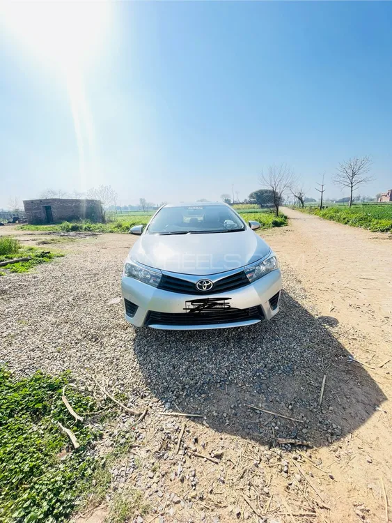 Toyota Corolla 2015 for Sale in Mandi bahauddin Image-1