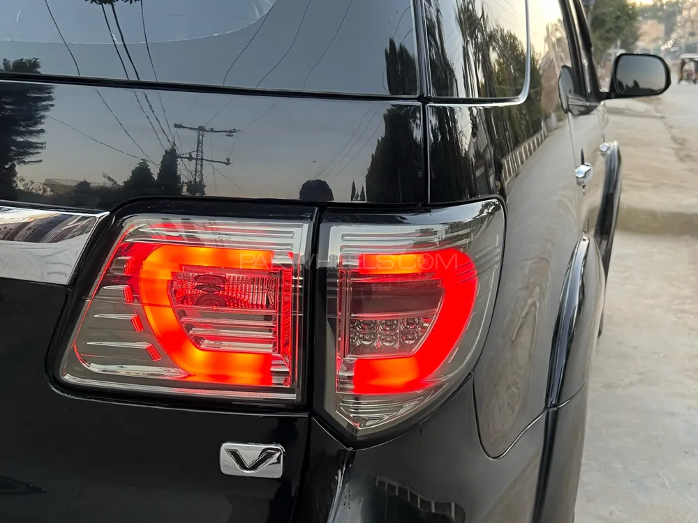TOYOTA FORTUNER BACK LAVA LIGHTS Image-1