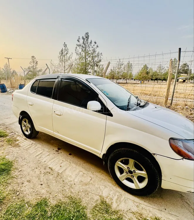 Toyota Platz 2002 for Sale in Quetta Image-1