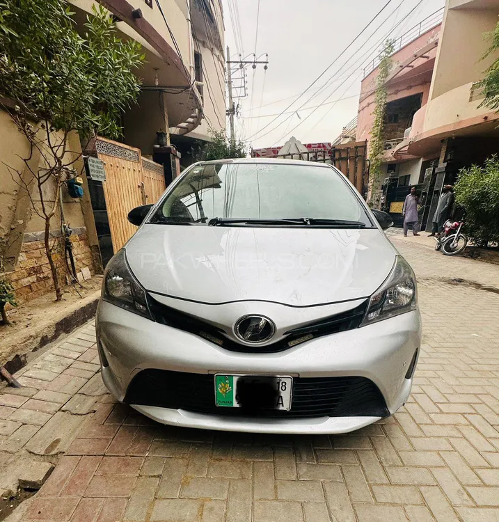 Toyota Vitz 2018 for Sale in Faisalabad Image-1