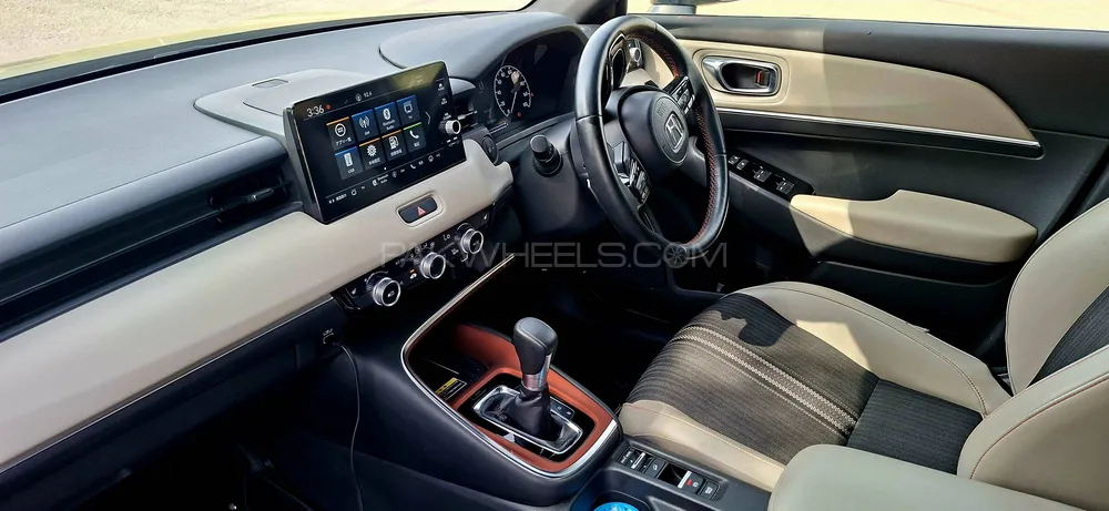 Honda Vezel 2021 for Sale in Islamabad Honda Vezel 2021 for Sale in Islamabad Image-10