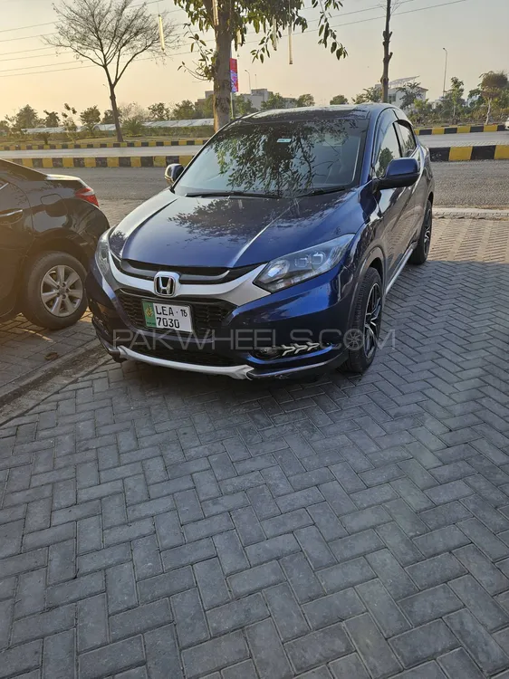Honda Vezel 2014 for Sale in Lahore Image-1