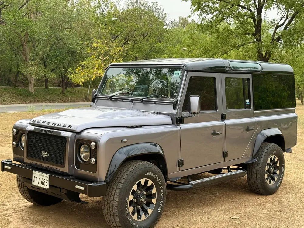 لینڈ روور ڈیفنڈر 2010 for Sale in اسلام آباد Image-1