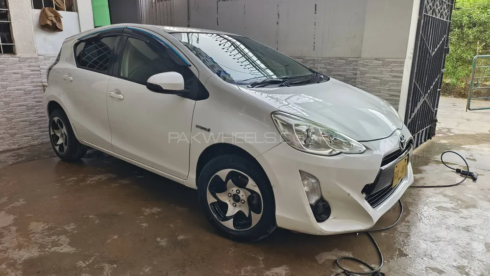 Toyota Aqua 2016 for Sale in Karachi Image-1