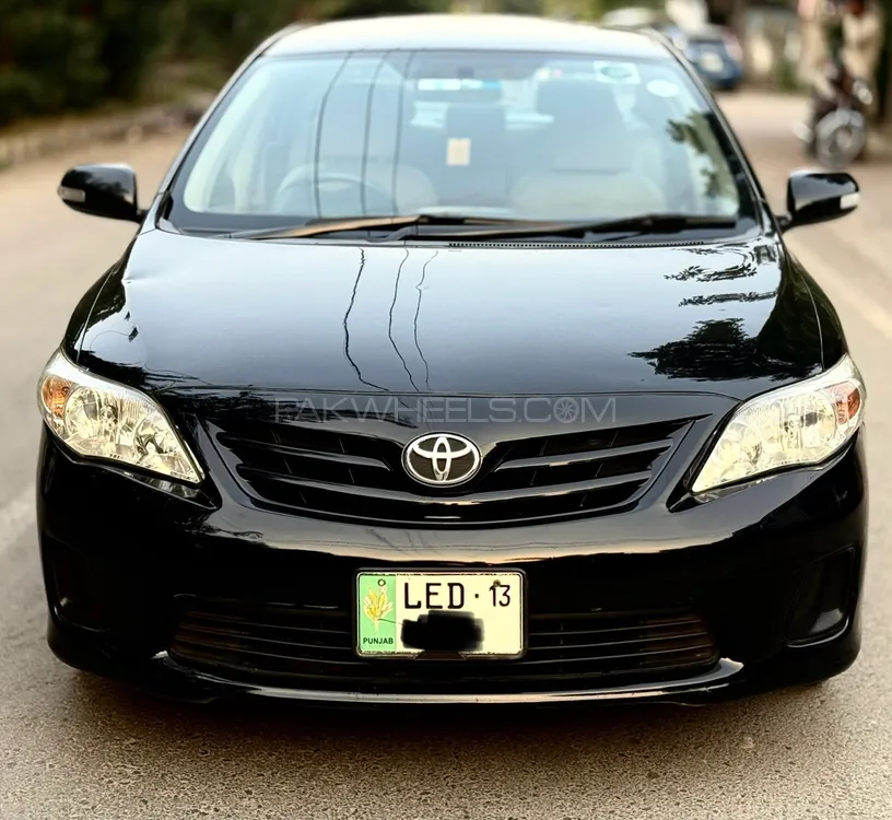 Toyota Corolla 2013 for Sale in Lahore Image-1