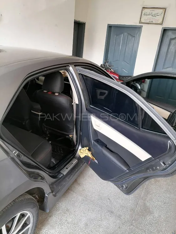 Toyota Corolla 2016 for Sale in Lahore Image-1