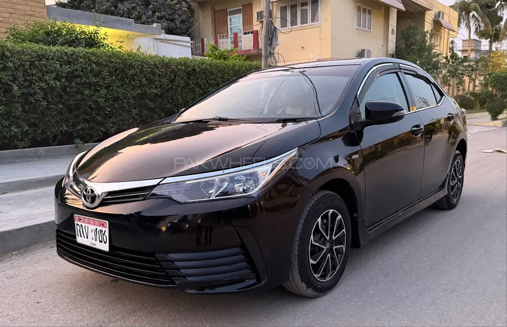 Toyota Corolla 2017 for Sale in Karachi Image-1