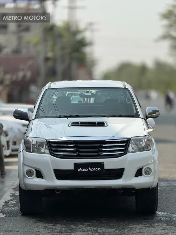 Toyota Hilux 2012 for Sale in Lahore Image-1