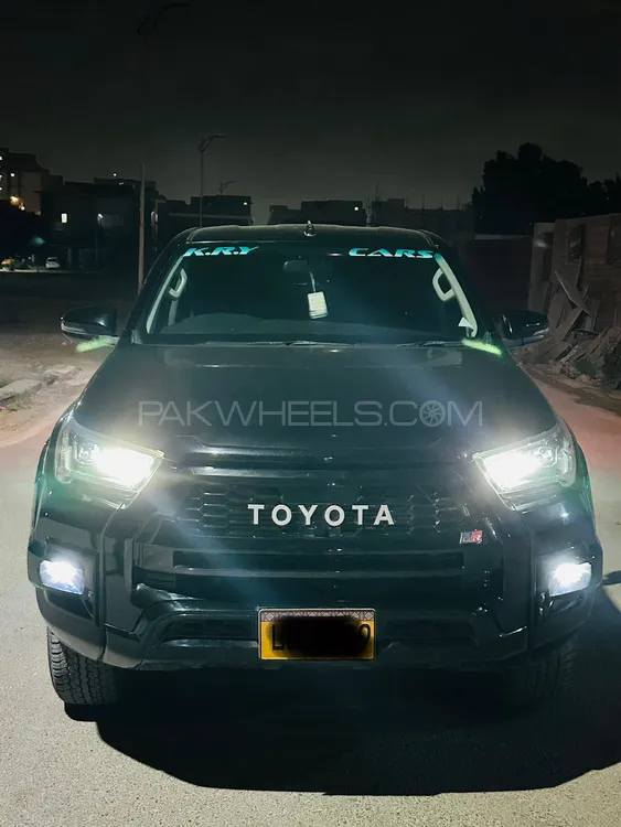 Toyota Hilux 2021 for Sale in Karachi Image-1