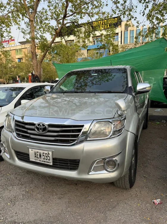Toyota Hilux 2013 for Sale in Islamabad Image-1