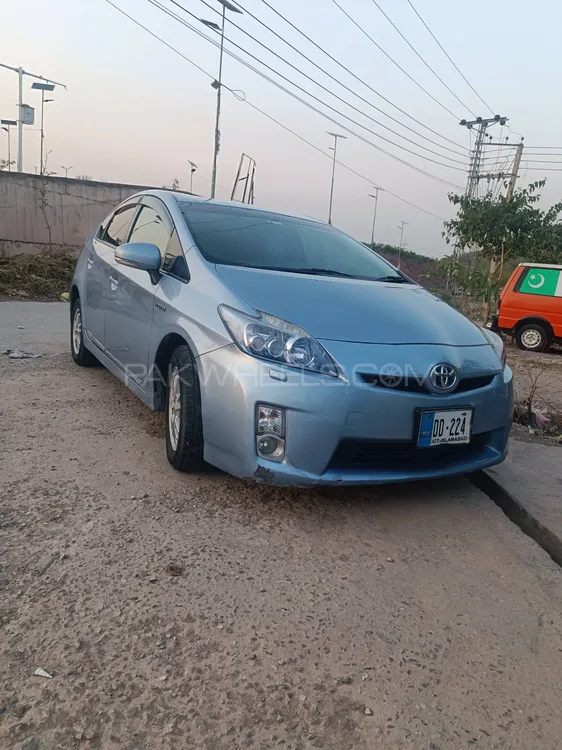 Toyota Prius 2011 for Sale in Islamabad Image-1