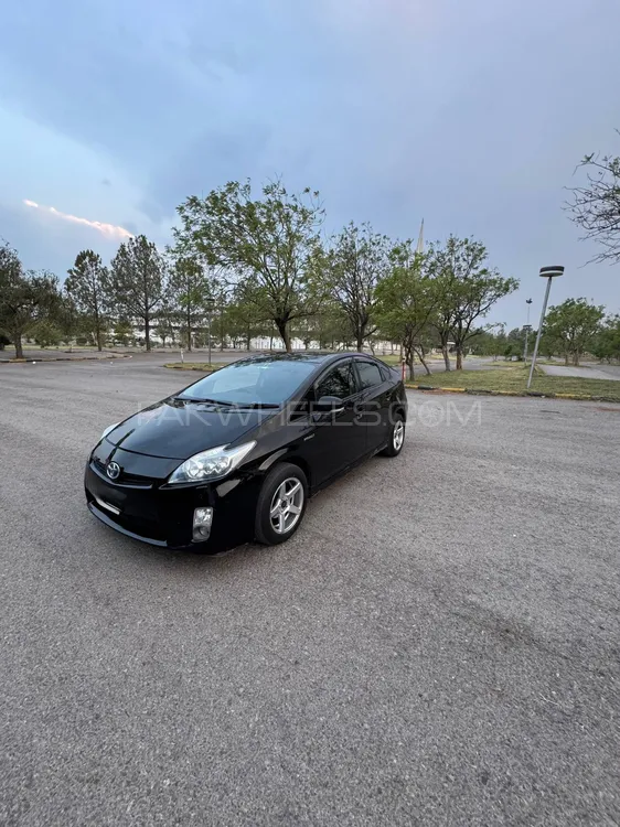Toyota Prius 2011 for Sale in Islamabad Image-1