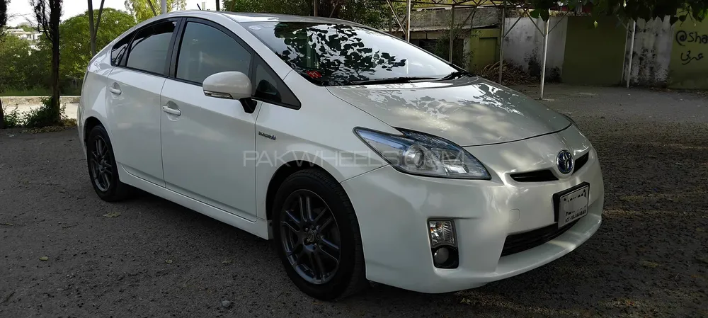 Toyota Prius 2010 for Sale in Islamabad Image-1