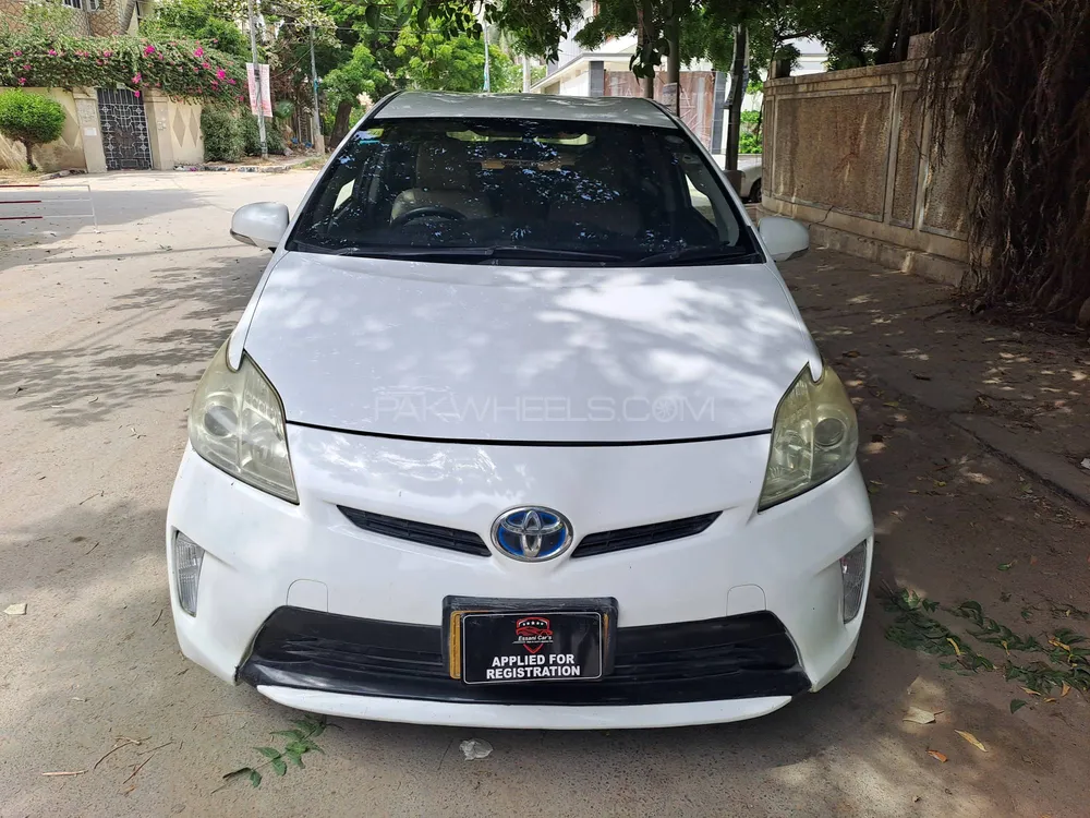 Toyota Prius 2016 for Sale in Karachi Image-1