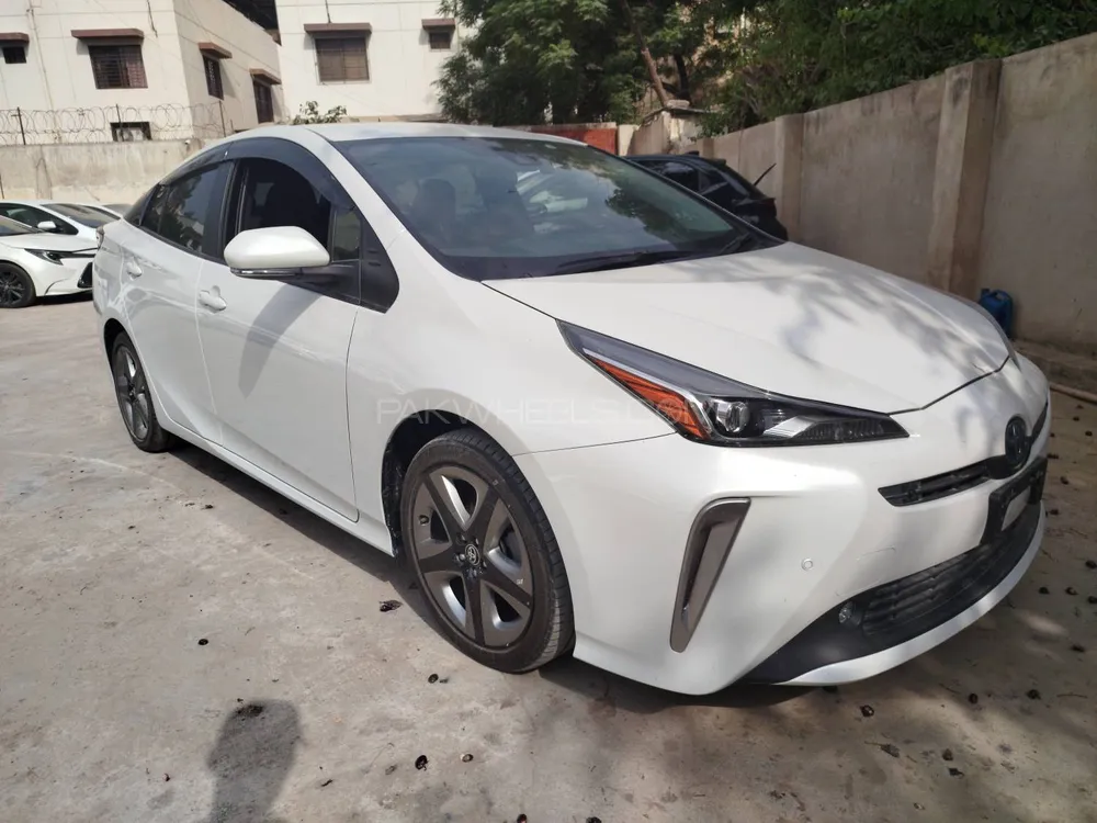 Toyota Prius 2021 for Sale in Karachi Image-1