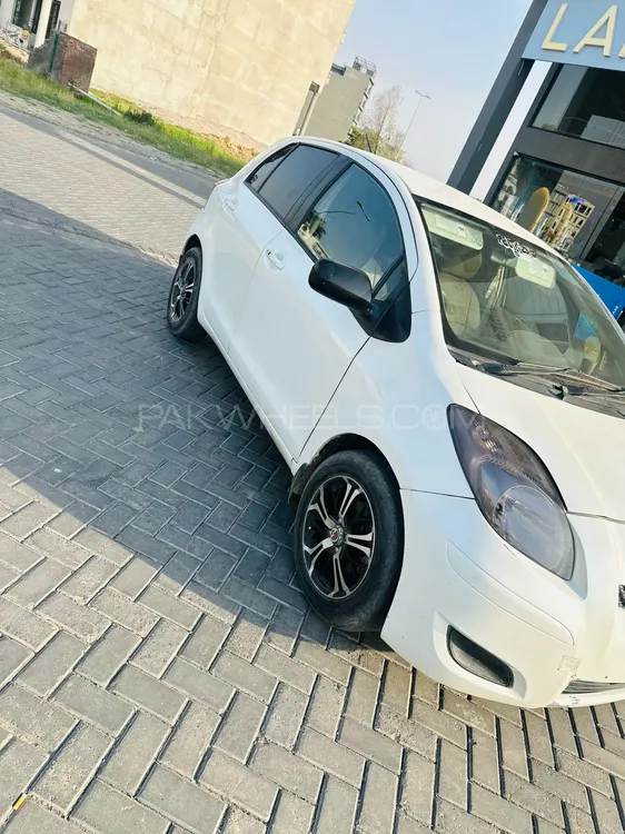 Toyota Vitz 2007 for Sale in Daska Image-1