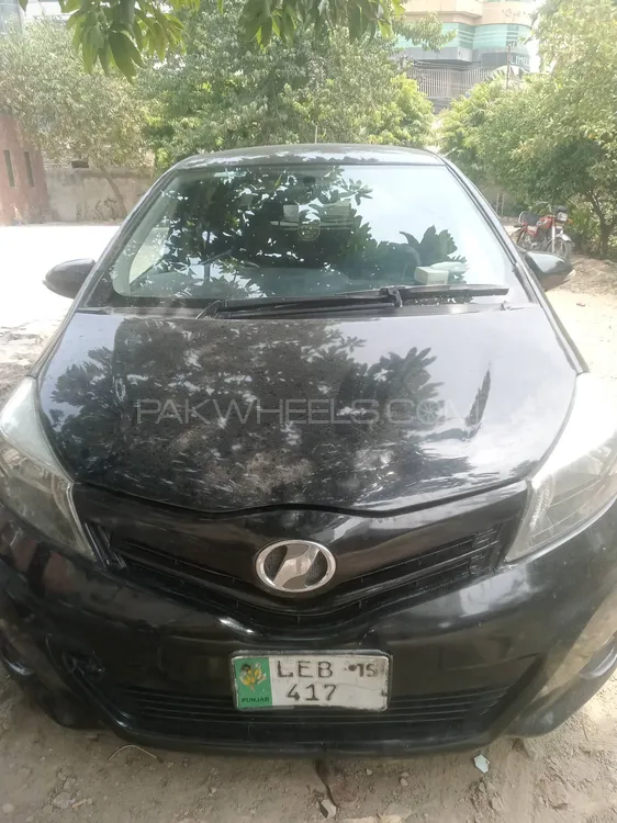 Toyota Vitz 2011 for Sale in Gujranwala Image-1