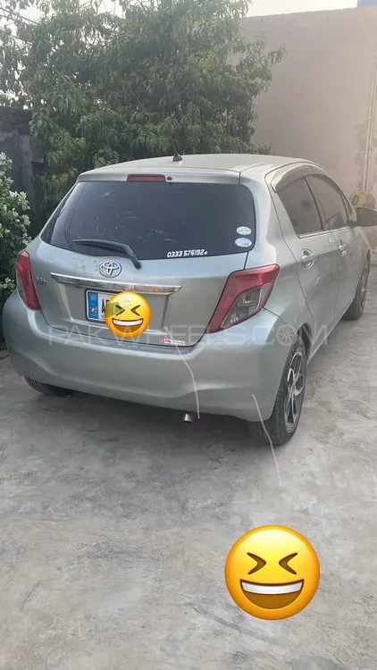 Toyota Vitz 2013 for Sale in Chakwal Image-1