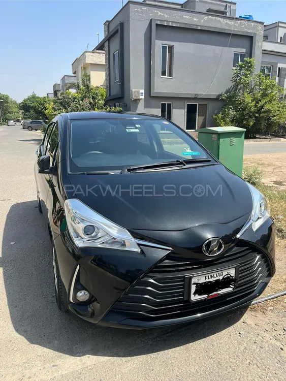 Toyota Vitz 2023 for Sale in Lahore Image-1